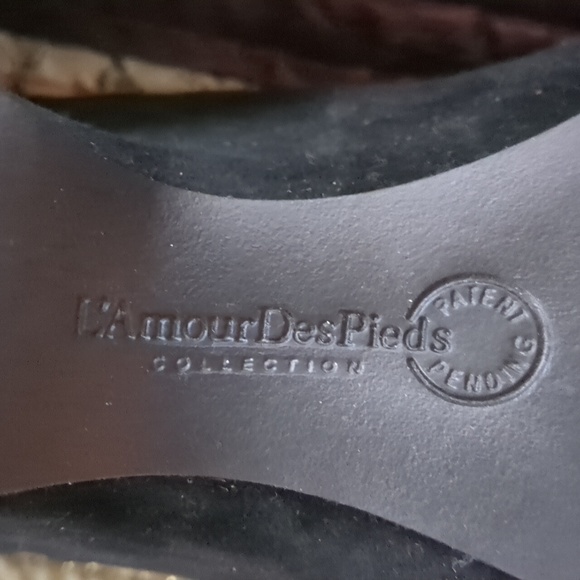 L'AMOUR DES PIEDS* Cloud like memory foam genuine suede leather heels - Picture 8 of 15